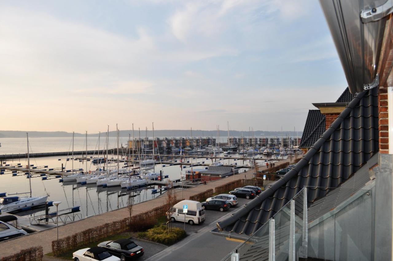 Fewo1846 - Baltic Lodge - Komfortable Maisonettewohnung Mit 3 Schlafzimmern, Balkon Und Blick Auf Die Marina Sonwik Flensburg Ngoại thất bức ảnh